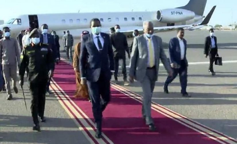 دقلو يعود للبلاد بعد زيارة رسمية لدولة قطر