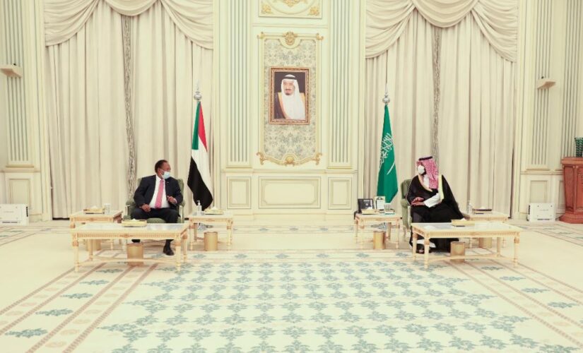 د.حمدوك وولي العهد السعودي يبحثان تطوير العلاقات التنموية