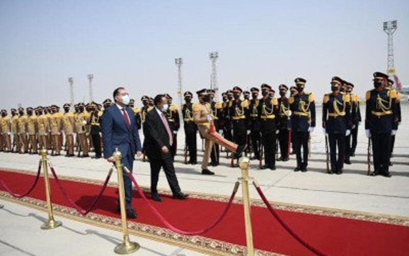 الرئيس المصري يستقبل عبد الله حمدوك