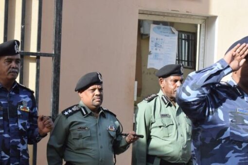 مدير شرطة النيل الابيض يتفقد إدارتي الجمارك ومكافحة التهريب