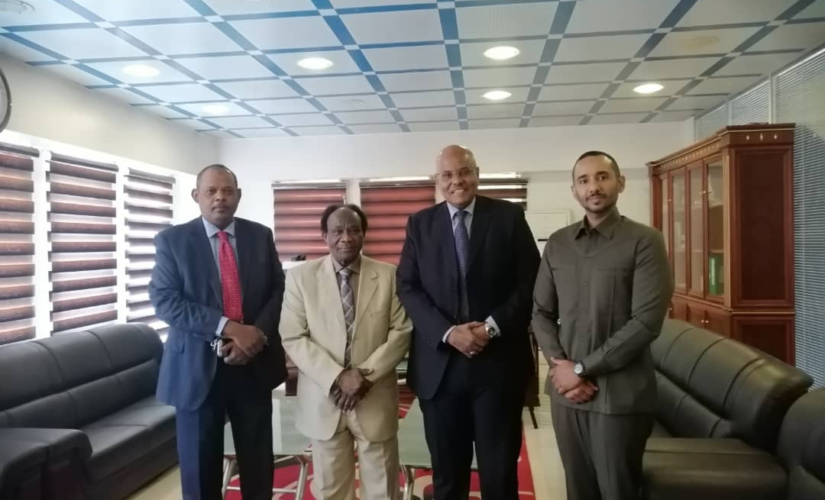وزير الاستثمار يلتقي برجال الأعمال بحزب المؤتمر السوداني