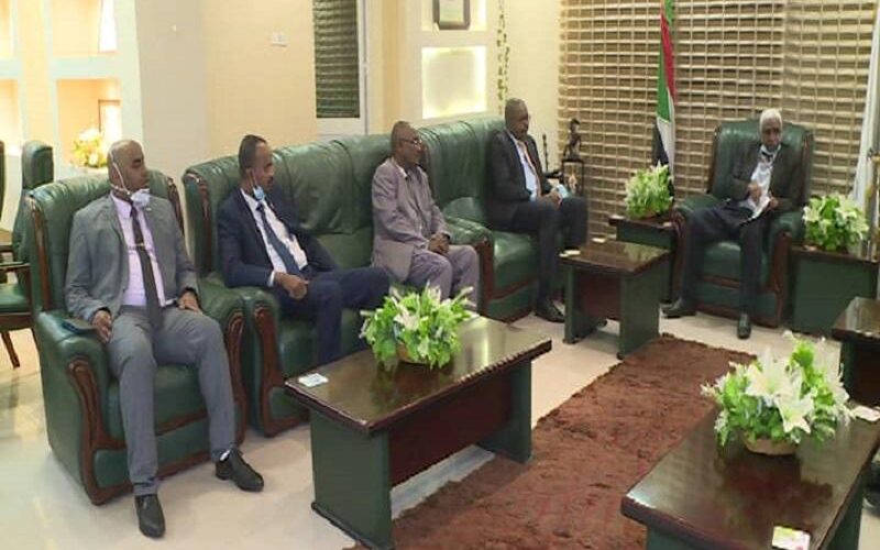 والي كسلا يستقبل وفد رئاسة بنك فيصل الاسلامي السوداني