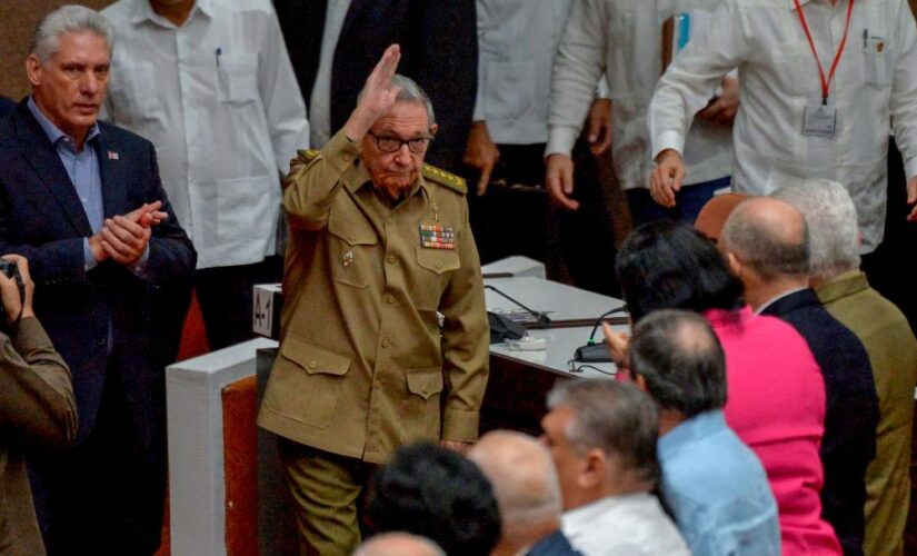 خطوة تاريخية:راؤول كاسترو يتنحى عن رئاسة الحزب الشيوعي الكوبي