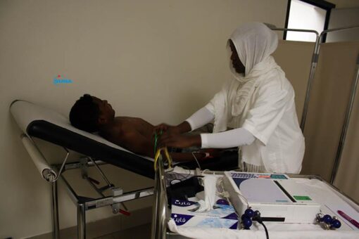 وزير الصحة بالجزيرة يشيد بجهود العاملين بالقطاع الصحي في العيد
