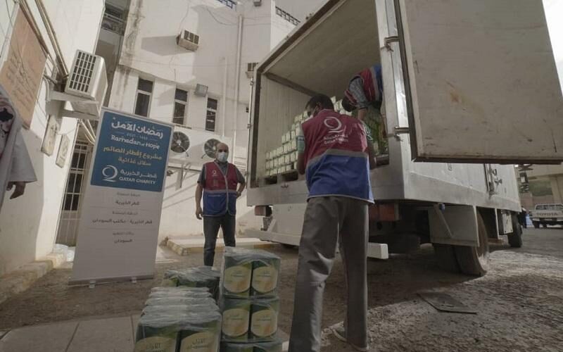 قطر الخيرية تدعم الكوادر الطبيةوالعاملين بمستشفى الأورام ومركز عزل كورونا