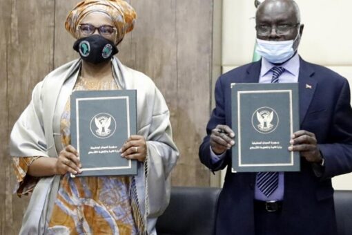 التوقيع على اتفاقية اطفاء متاخرات ديون البنك الافريقي للتنمية