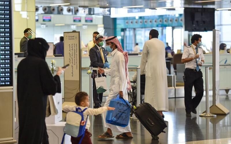 السعودية تجدد منع سفر مواطنيها لـ13 دولة