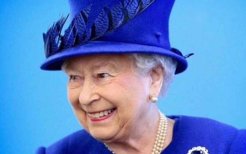 ملكة بريطانيا تكرم مؤسِّسة أطفال من أجل الأطفال