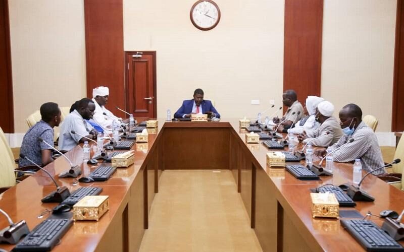 حجر يلتقي اللجنة العليا لمهرجان تنمية منطقة مذبد بشمال دارفور
