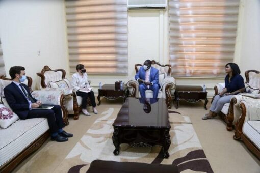 عضو مجلس السيادةالأستاذ التعايشي يلتقي القائم باعمال السفارة البريطانيةبالسودان
