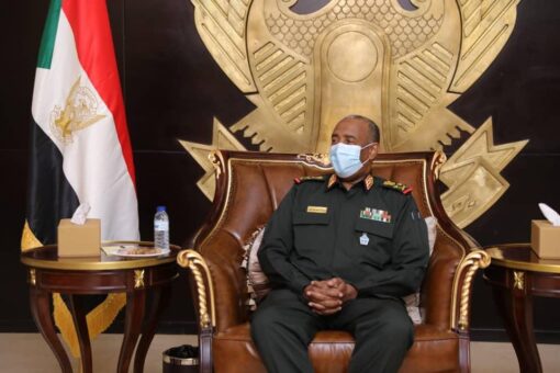 البرهان يستقبل وفد المفوضيةالمشتركة للحدود بين السودان وجنوب السودان