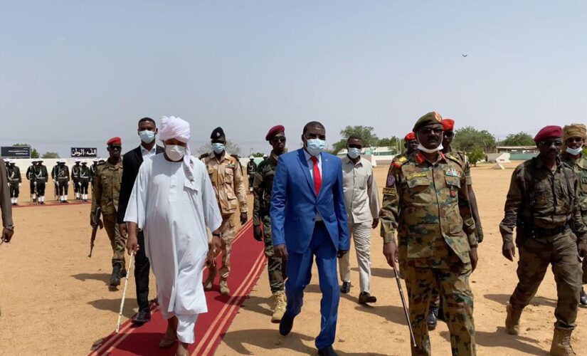 عضو المجلس السيادي الطاهر حجر يجتمع باللجنة الأمنية بجنوب دارفور