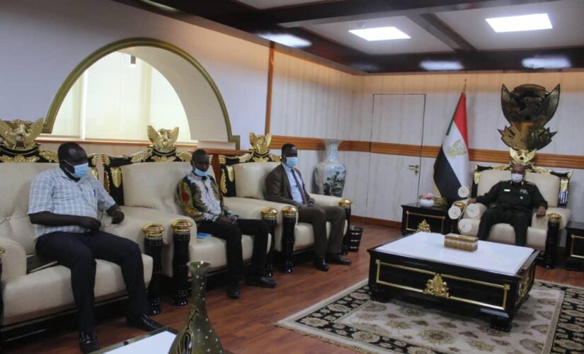 البرهان يلتقي ممثلي تنظيمات الترتيبات الأمنية لسلام دارفور