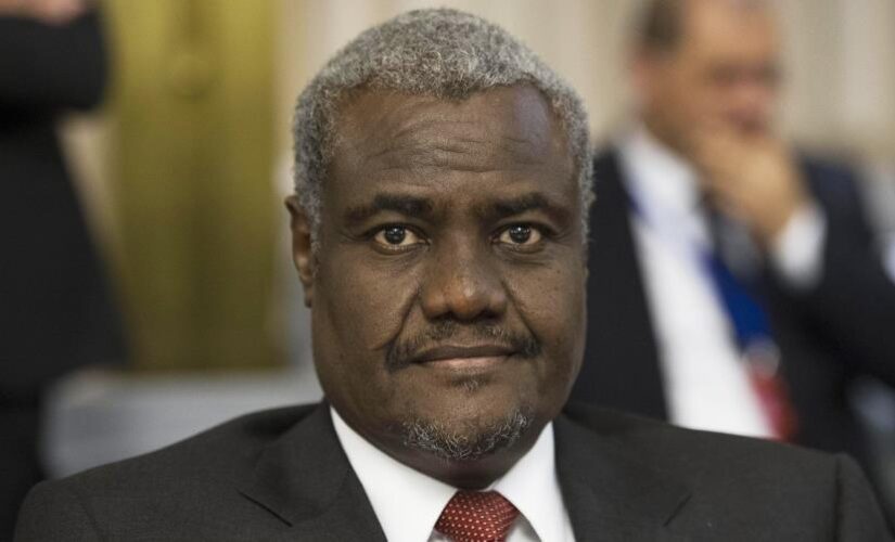 رئيس مفوضية الإتحاد الإفريقي يصل الخرطوم