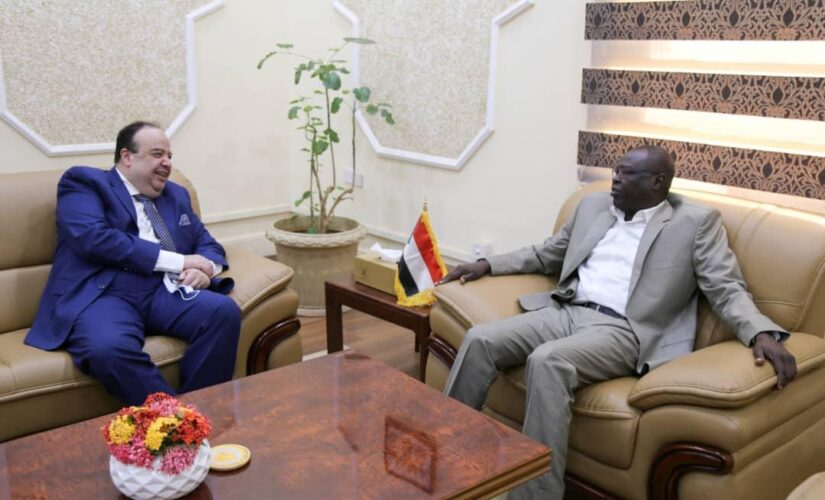 تاور يلتقي السفير المصري لدى السودان