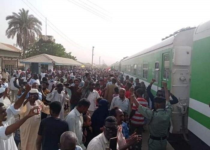 حمدوك يثمن جهود سكك حديدالسودان في تسيير اول قطار لبوتسودان