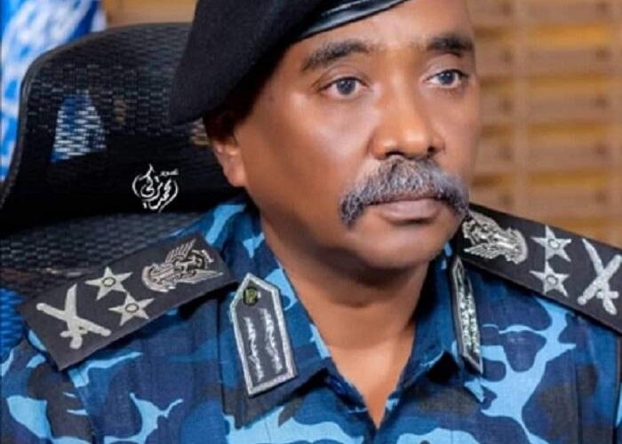 وزيرالداخلية يتفقد رئاسة شرطة ولاية الخرطوم ومحلياتها السبع