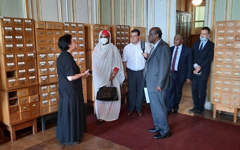 وزيرة الخارجية تزور مركز دراسة الحضارات السودانية القديمة بالجامعة الروسية