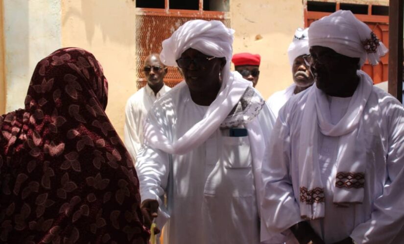 والي غرب دارفور يشهد برنامج ديوان الزكاة لدعم أسر الشهداء