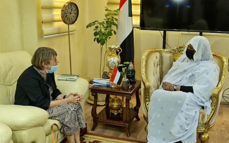 وزيرة الخارجية تودع سفيرة فنلندا لدى السودان