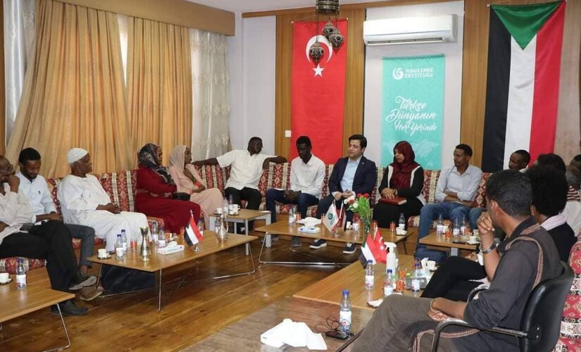 الثقافي التركي يناقش التعاون بينه والكُتَّاب والأدباء السودانيين