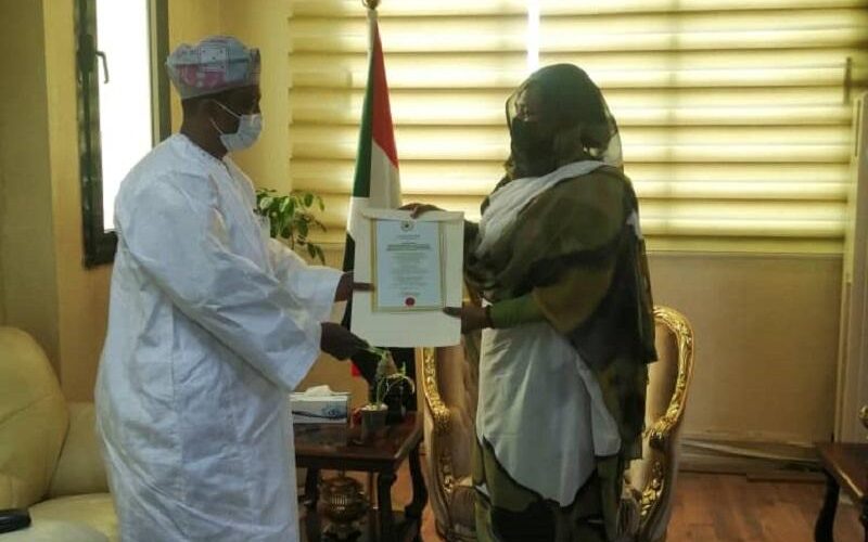 وزيرة الخارجية تتسلم أوراق اعتماد السفير النيجيري لدى السودان