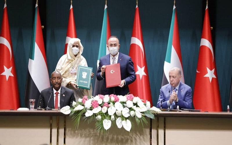 البرهان وأردوغان يوقعان بيان مشترك ويشهدان توقيع عدد من الاتفاقيات