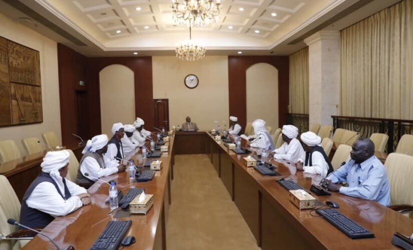 مولانا قاضي يلتقي وفد المجلس الأعلى للإدارة الأهلية بشرق السودان