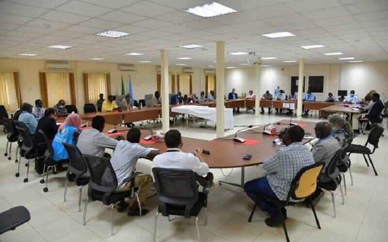 مناوي يؤكد تقديم التسهيلات للمنظمات الدولية لإيصال المساعدات الإنسانية للنازحين