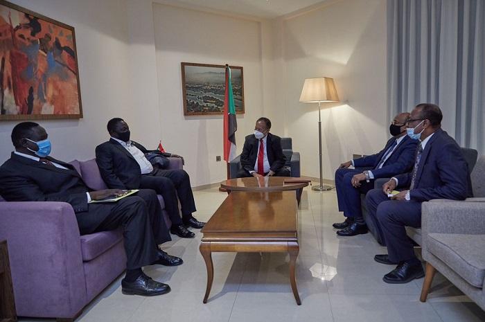 حمدوك ونائب رئيس دولة جنوب السودان يبحثان تطوير العلاقات