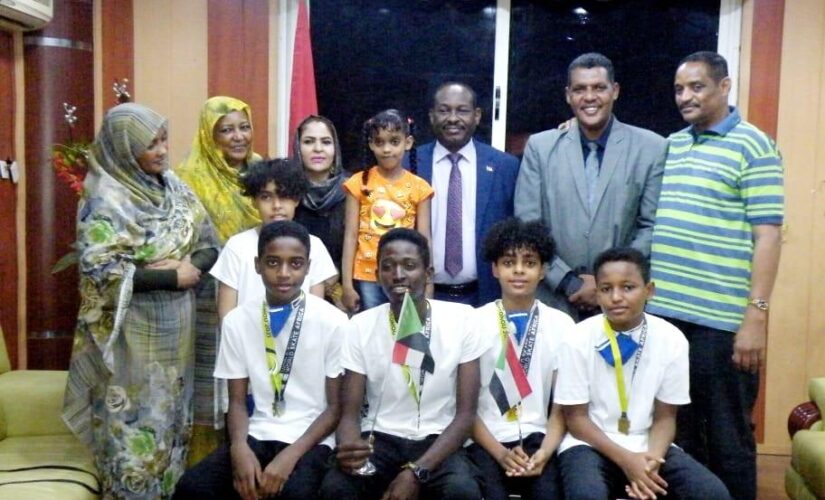 وزير الشباب والرياضة يستقبل أبطال السودان للتزلج