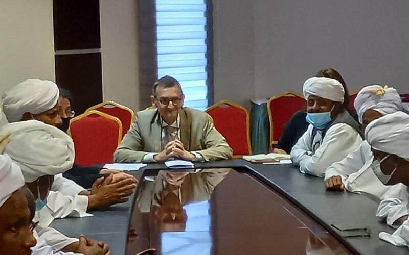 مجلس الادارة الاهلية بشرق السودان يلتقي رئيس البعثة الاممية للسودان