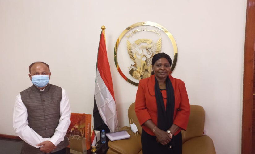 وزيرة الحكم الاتحادي والسفير الهندي يبحثان التعاون بين البلدين