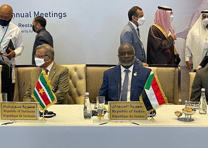 وزير المالية يثمن دور البنك الإسلامي للتنمية تجاه السودان