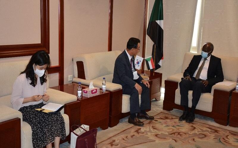 السودان وكوريا يبحثان تبادل المصالح وامكانية الاستثمار في توليد الطاقة