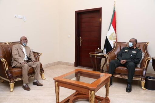 رئيس مجلس السيادة الإنتقالي يطلع على الأوضاع بشرق دارفور