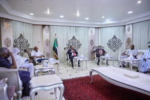 حمدوك يلتقي اللجنة القومية لتخليد ذكرى الإمام الصادق المهدي