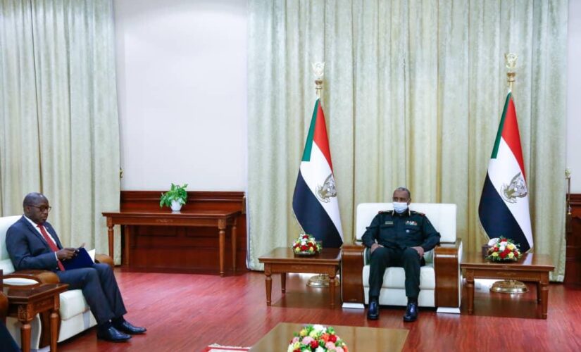 البرهان يلتقي نائب رئيس الوزراء الكنغولي وزير الخارجية