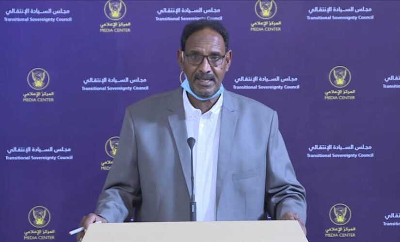 عضو مجلس السيادة د.عبدالباقي عبدالقادر يبحث أوضاع الطرق بولاية الخرطوم