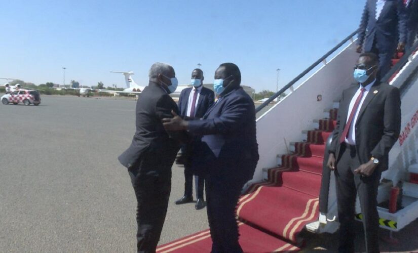 مستشار رئيس جمهورية جنوب السودان يصل الخرطوم