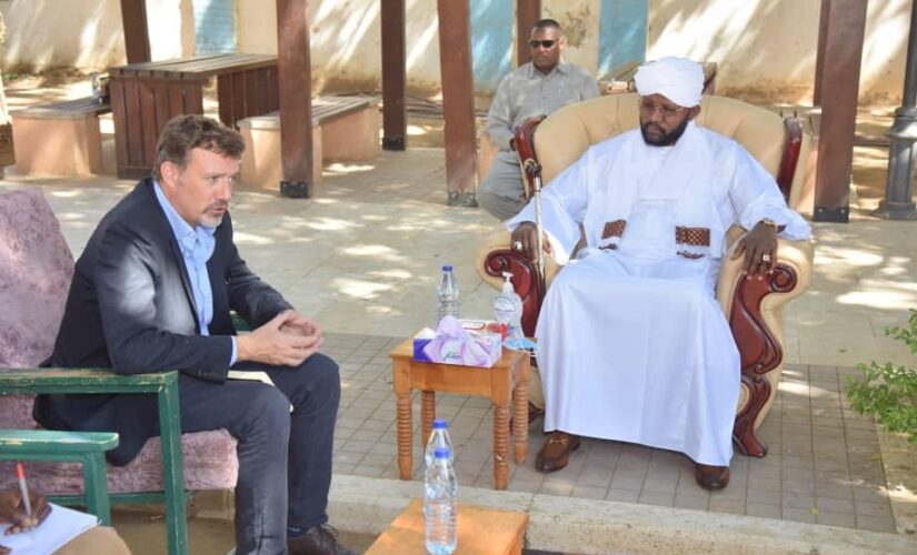 السلطان دينار ومفوض اللاجئين القطري يبحثان إنجاح مبادرة أهل دارفور