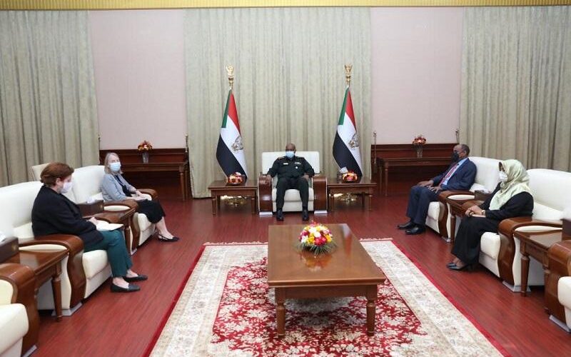 البرهان يؤكد التزام السودان بتطوير علاقاته مع الولايات المتحدة الأمريكية