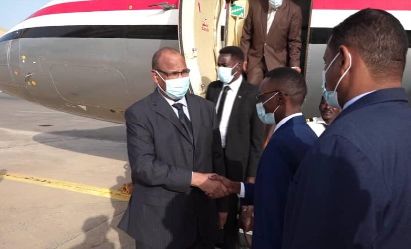 عضو مجلس السيادة الفريق إبراهيم جابر يصل العاصمة السنغالية داكار