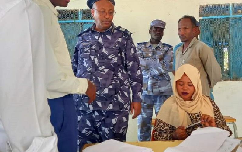 مدير شرطة وسط دارفور يؤكد الإهتمام بتطوير الخدمات الطبية