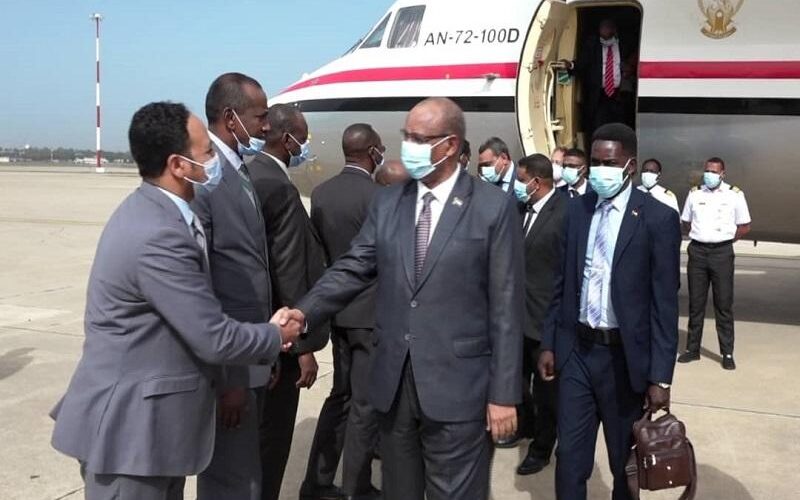 عضو مجلس السيادة الفريق إبراهيم جابر يصل العاصمة المغربية الرباط