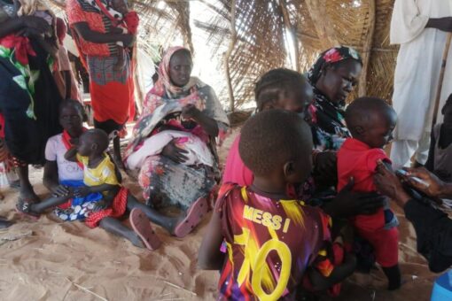 الصحة بالفاشر:حملة تطعيم ضد الحصبة وسط الأطفال اللاجئين