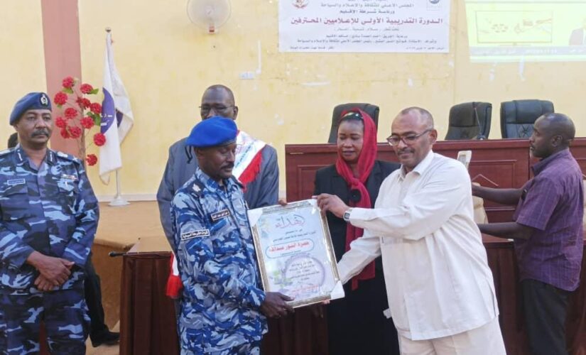 حاكم إقليم النيل الأزرق يجدد دعمه للإعلام لإرساء السلام والتنمية