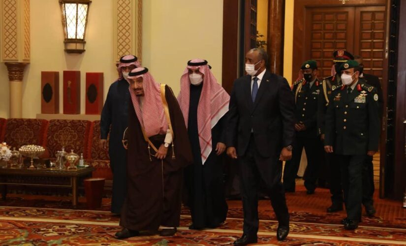 البرهان يلتقي خادم الحرمين الشريفين الملك سلمان بن عبد العزيز