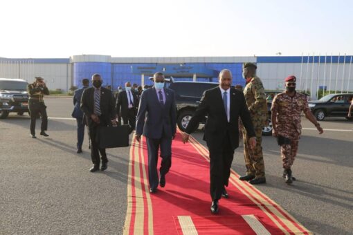 رئيس مجلس السيادة يتوجه إلى جمهورية مصر العربية