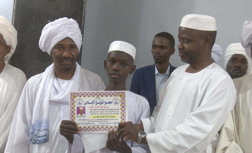 الهادي إدريس يبشر بقرب توصل السودانيين إلى توافق وطني